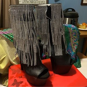 PROFESSIONAL dancer platforms with cuffed silver tassels